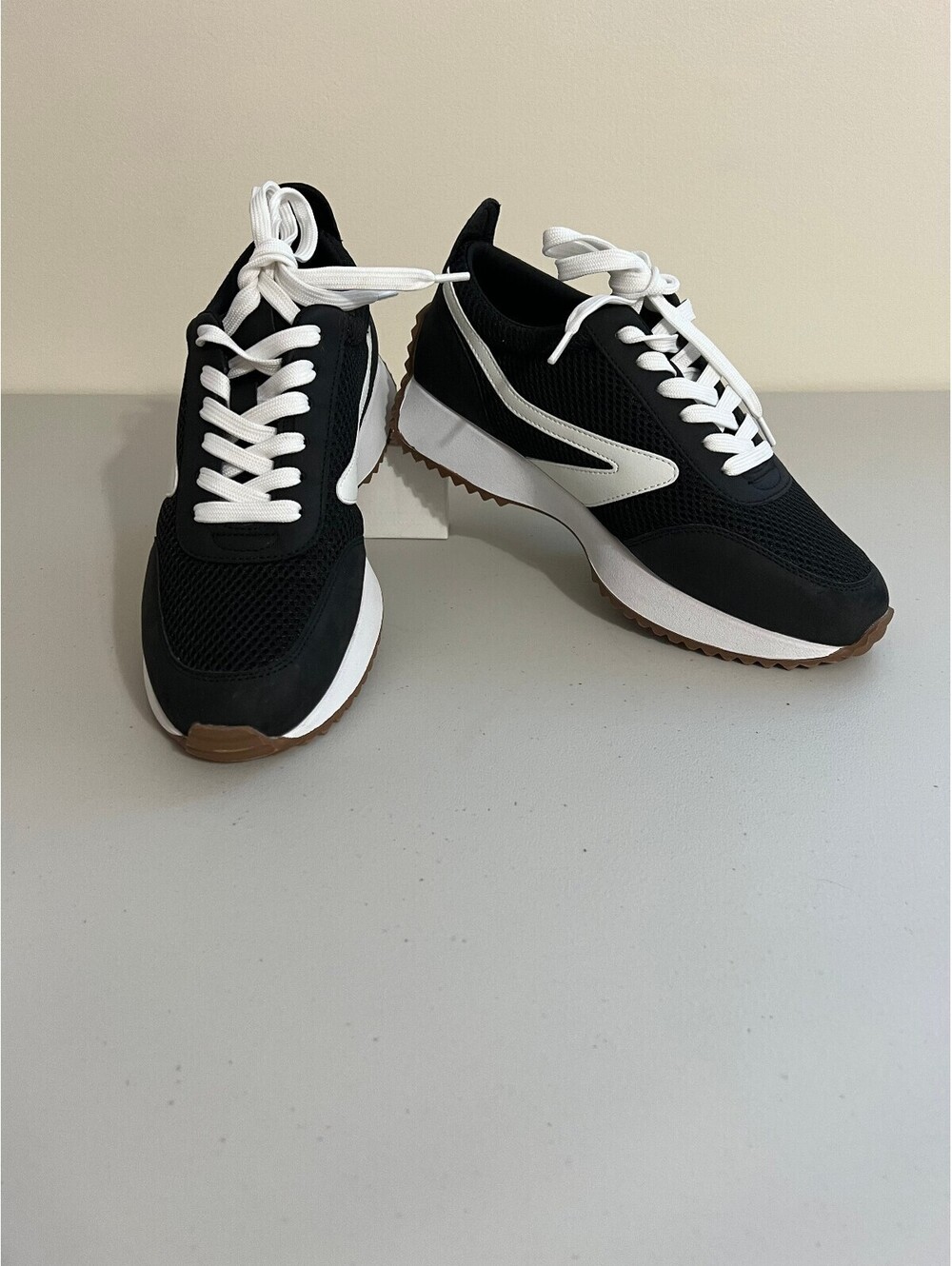 Dv Dolce Vita Women's Bynx Lace-up Jogger Sneakers - Black/White